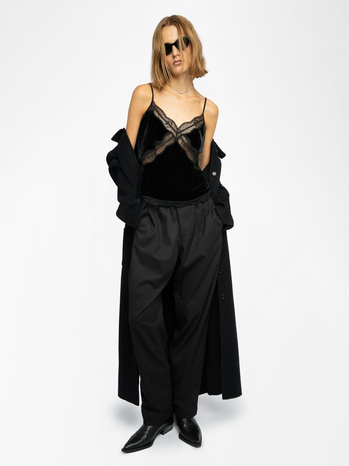 WWCR01302_BLACK_HOVER_68d68cfc0fec6.jpg